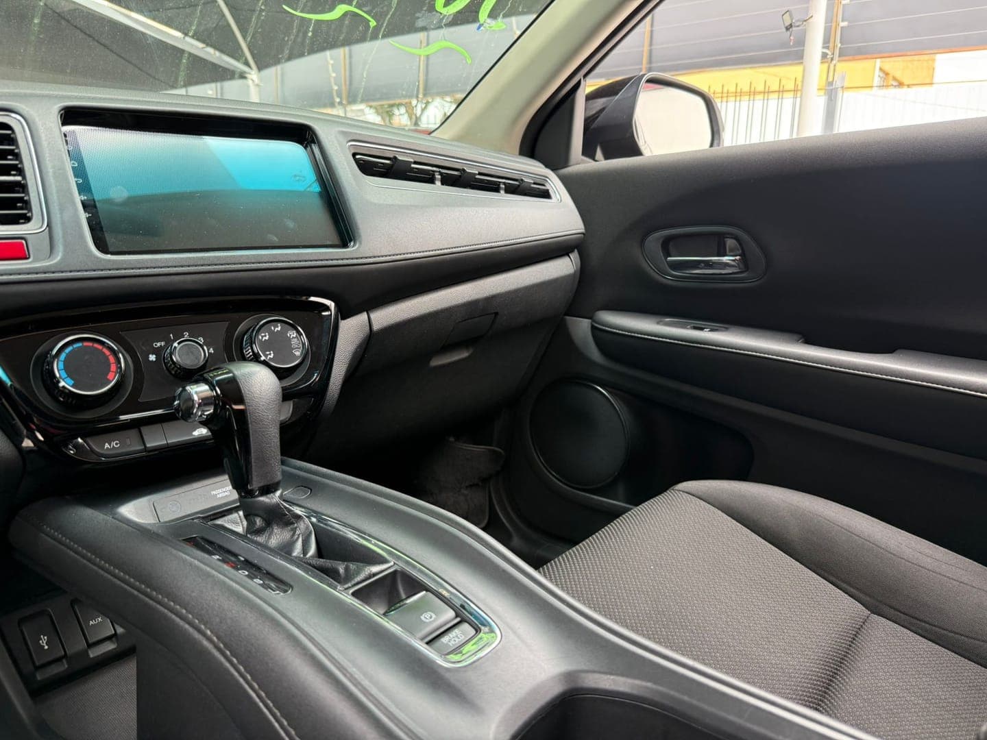 Honda HR-V 1.8 FlexOne - Miniatura 4