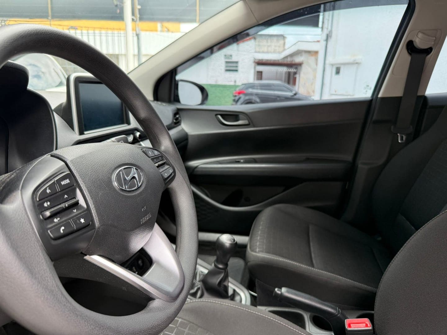 Hyundai HB20 HATCH - Miniatura 4