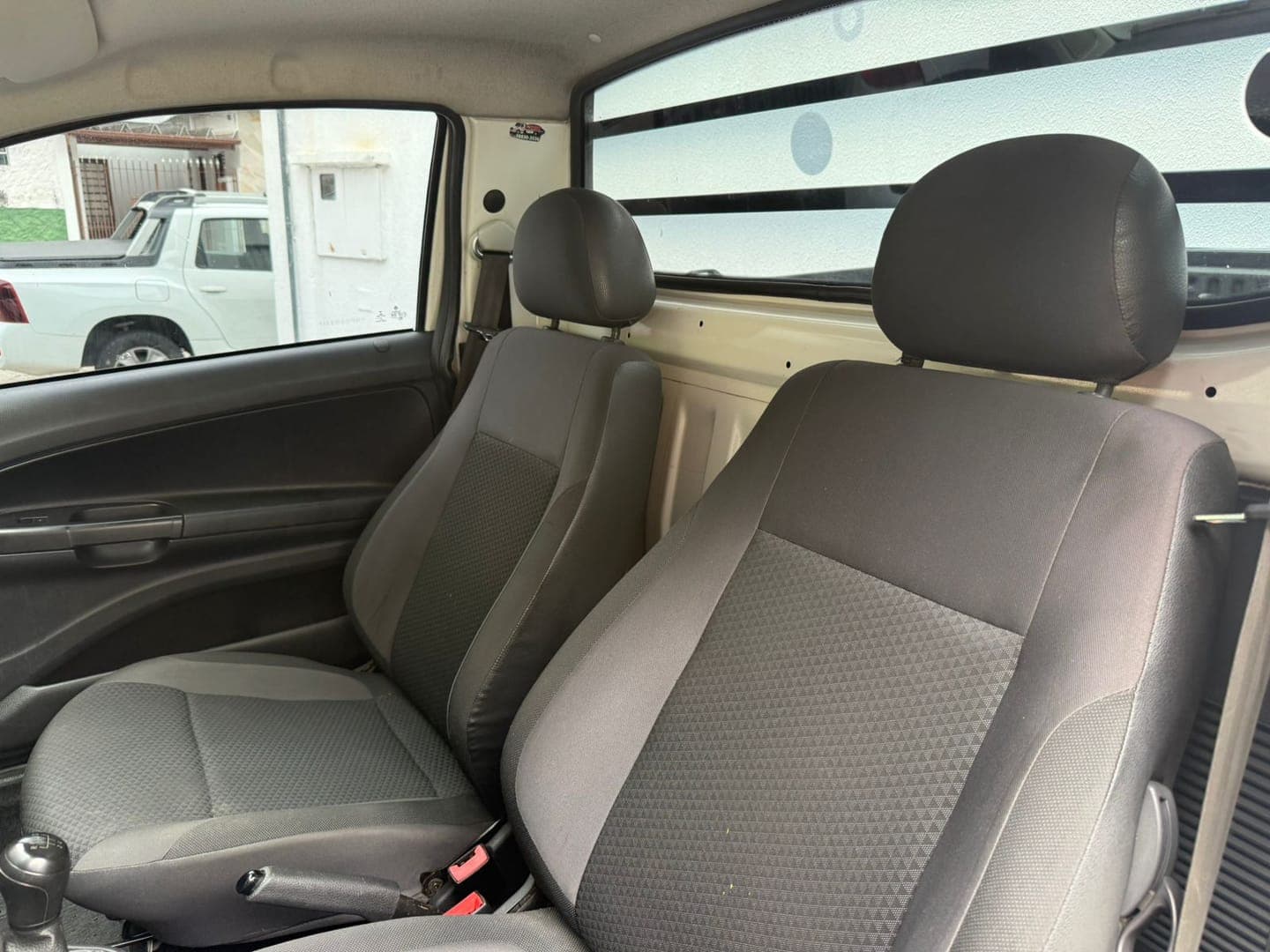 Volkswagen SAVEIRO - Miniatura 6