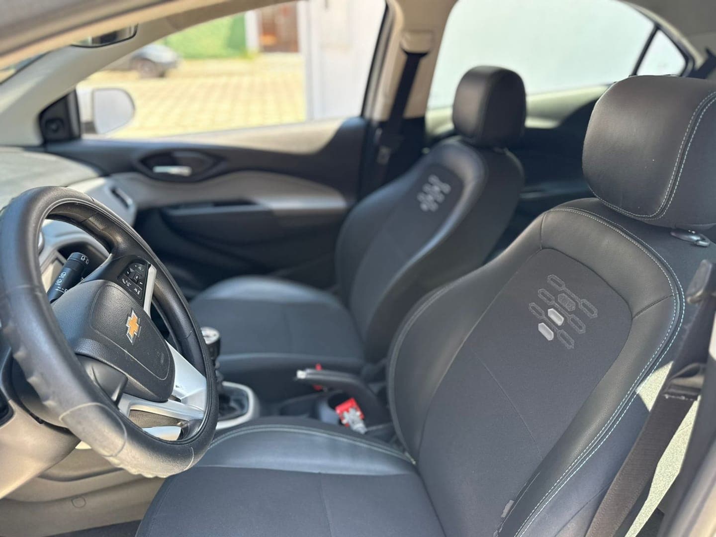 Chevrolet ONIX - Miniatura 9