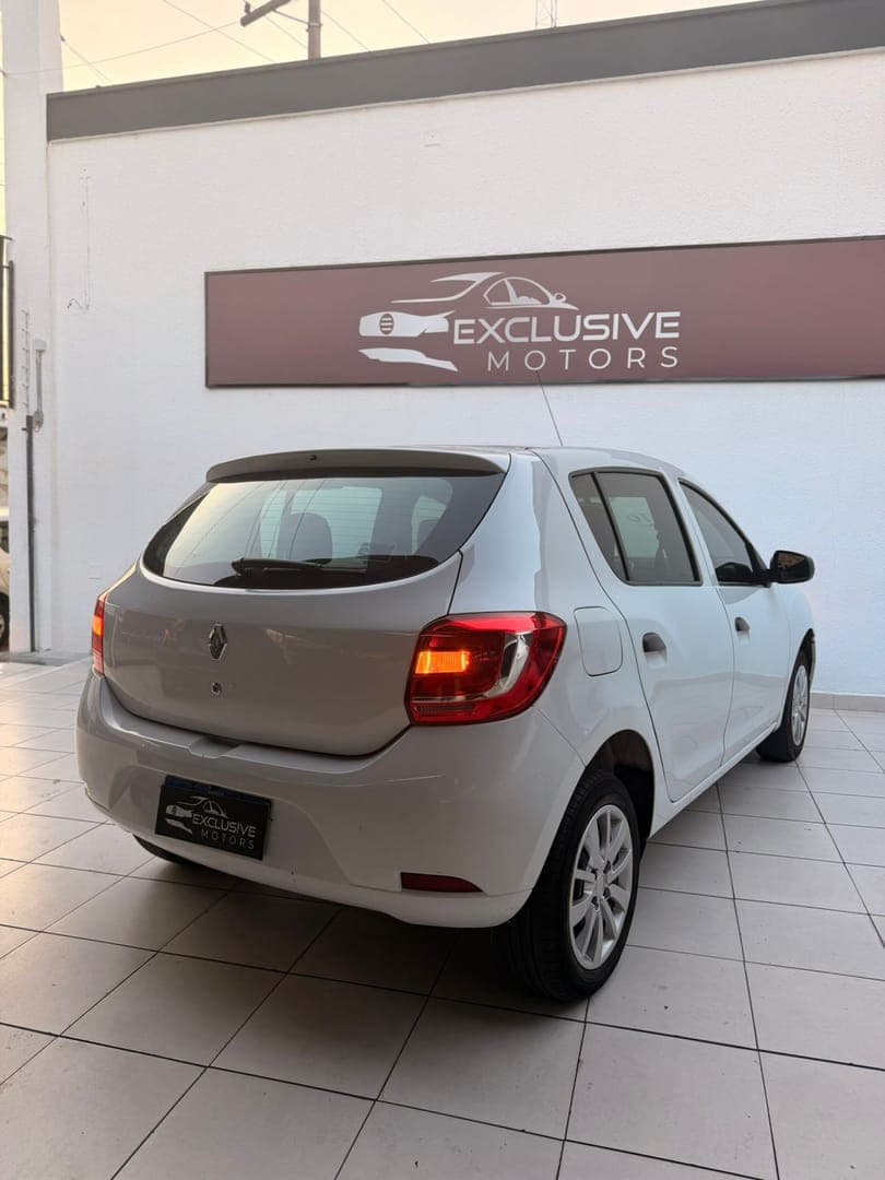 Renault SANDERO - Miniatura 2