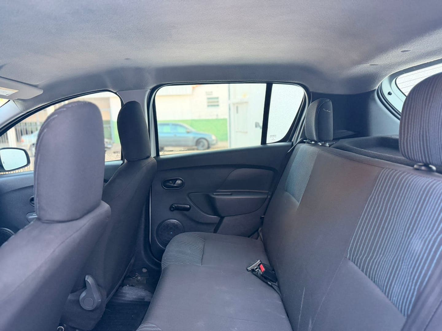 Renault SANDERO - Miniatura 8