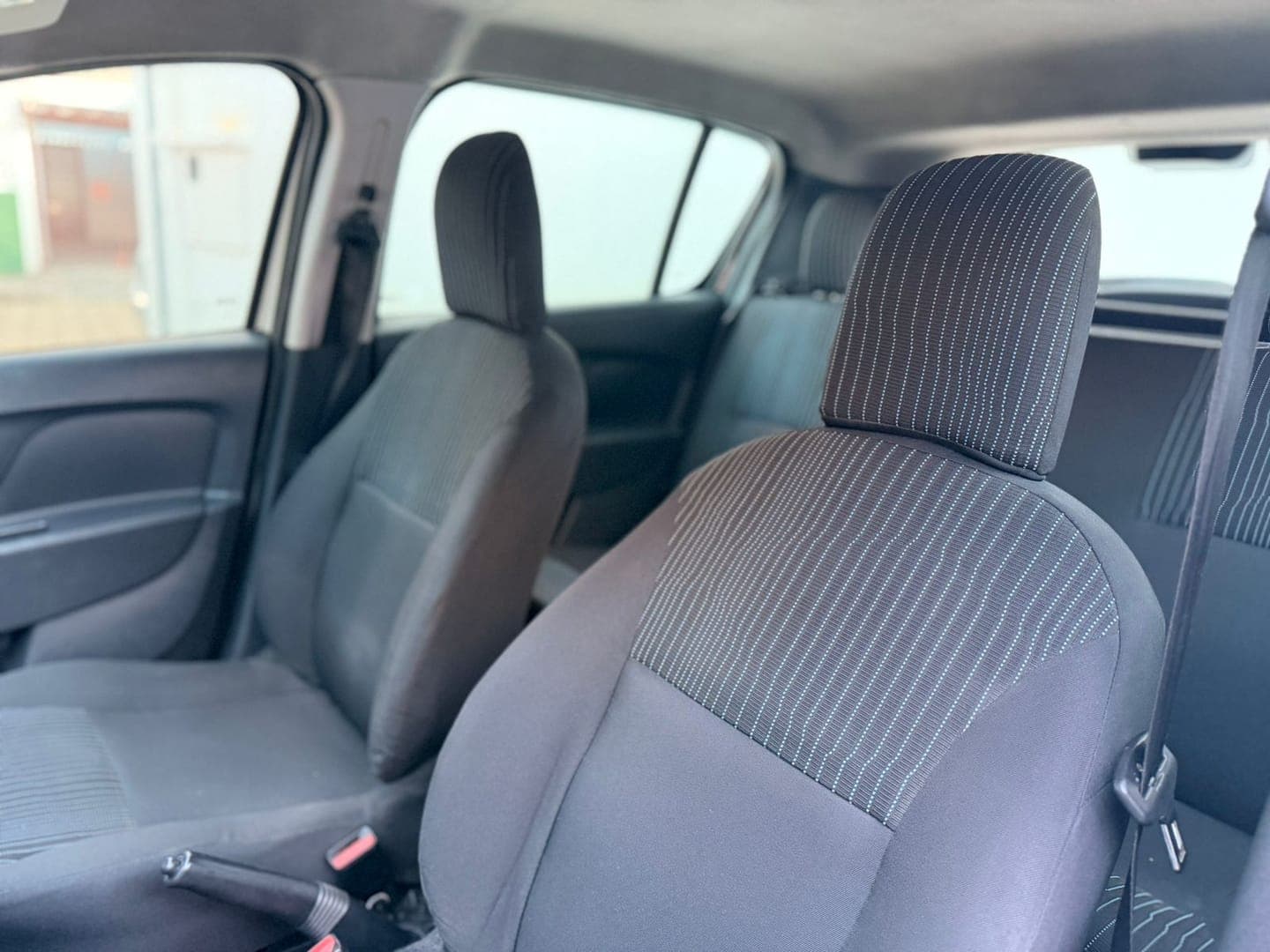 Renault SANDERO - Miniatura 5