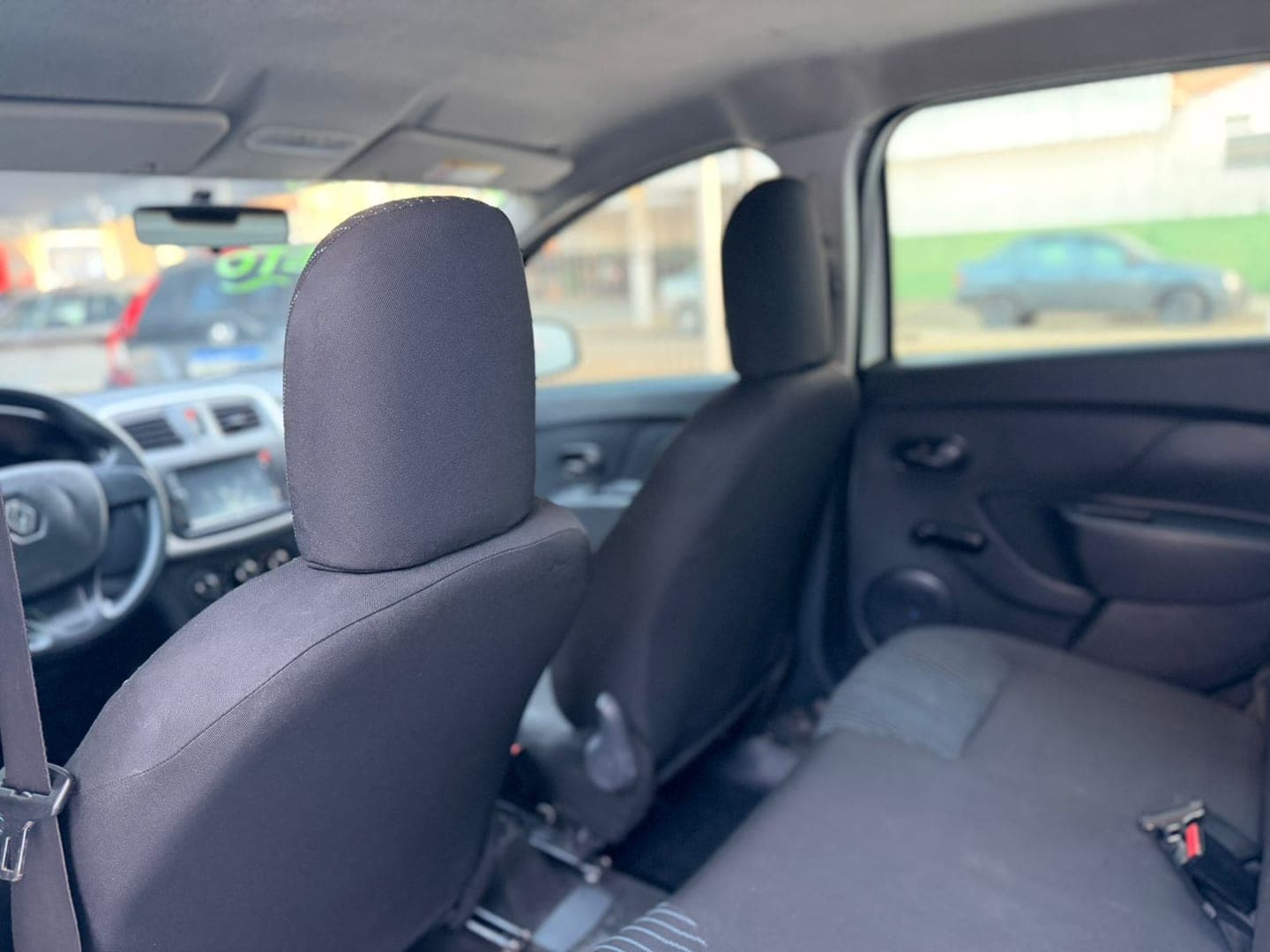 Renault SANDERO - Miniatura 7