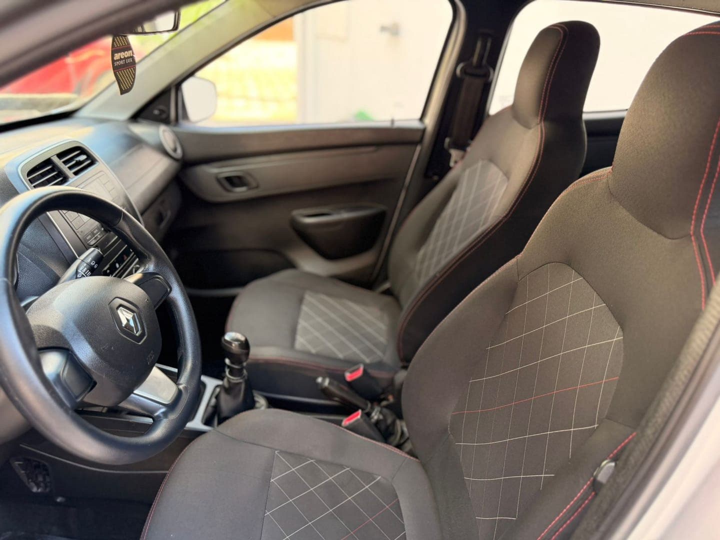 Renault KWID - Miniatura 8