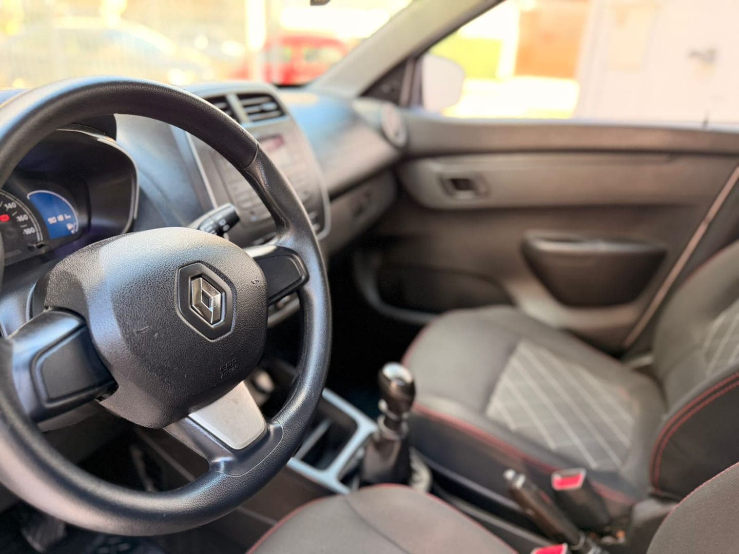 Renault KWID - Miniatura 6