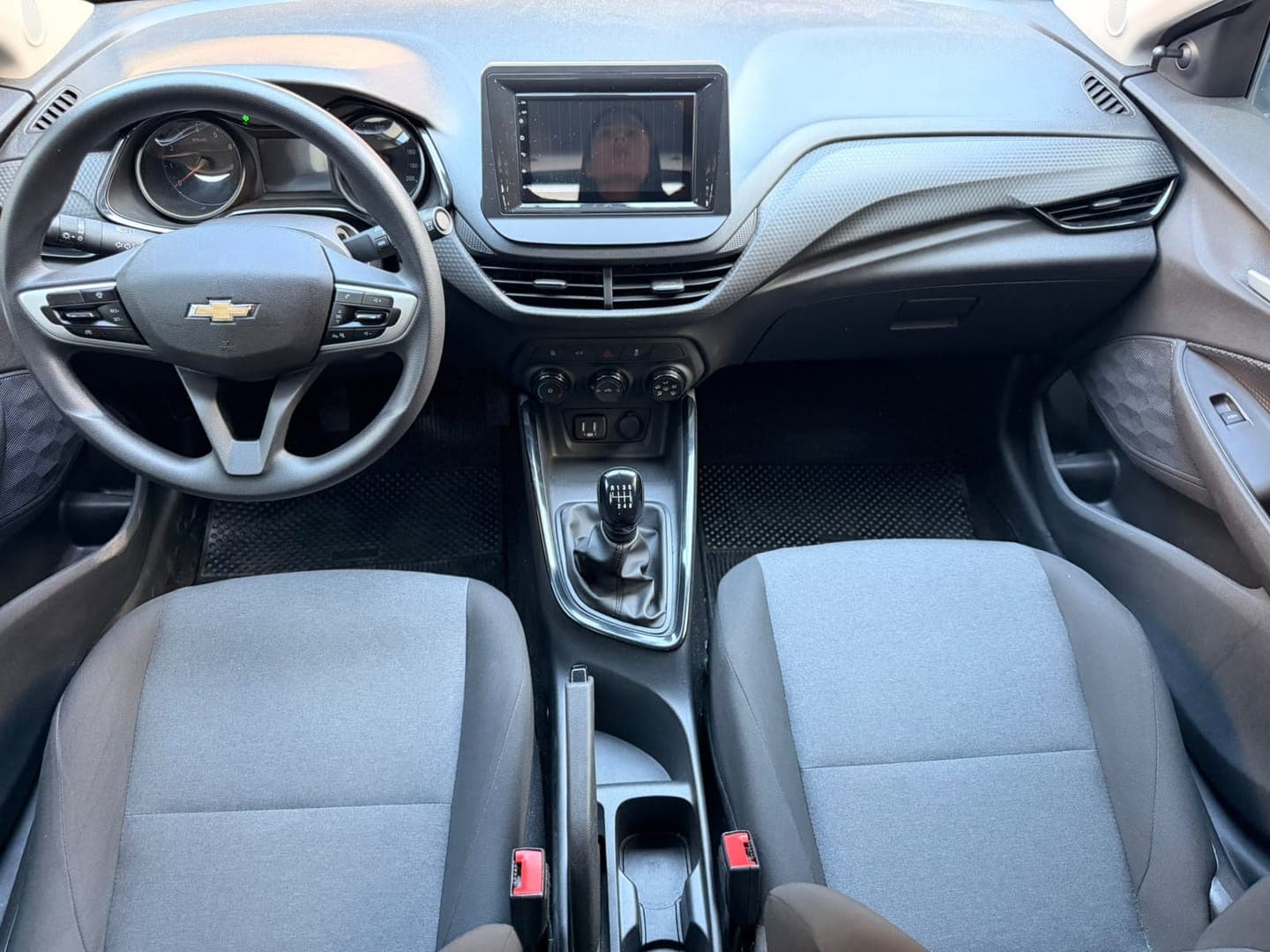 Chevrolet ONIX HATCH - Miniatura 4