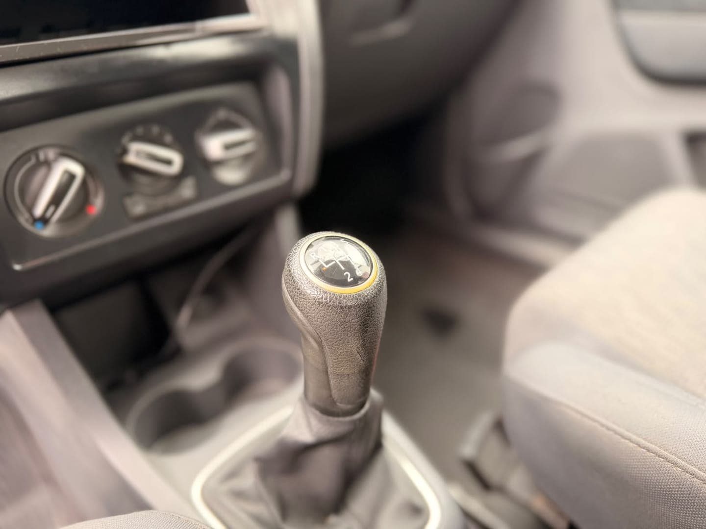 Volkswagen FOX 1.6  - Miniatura 7