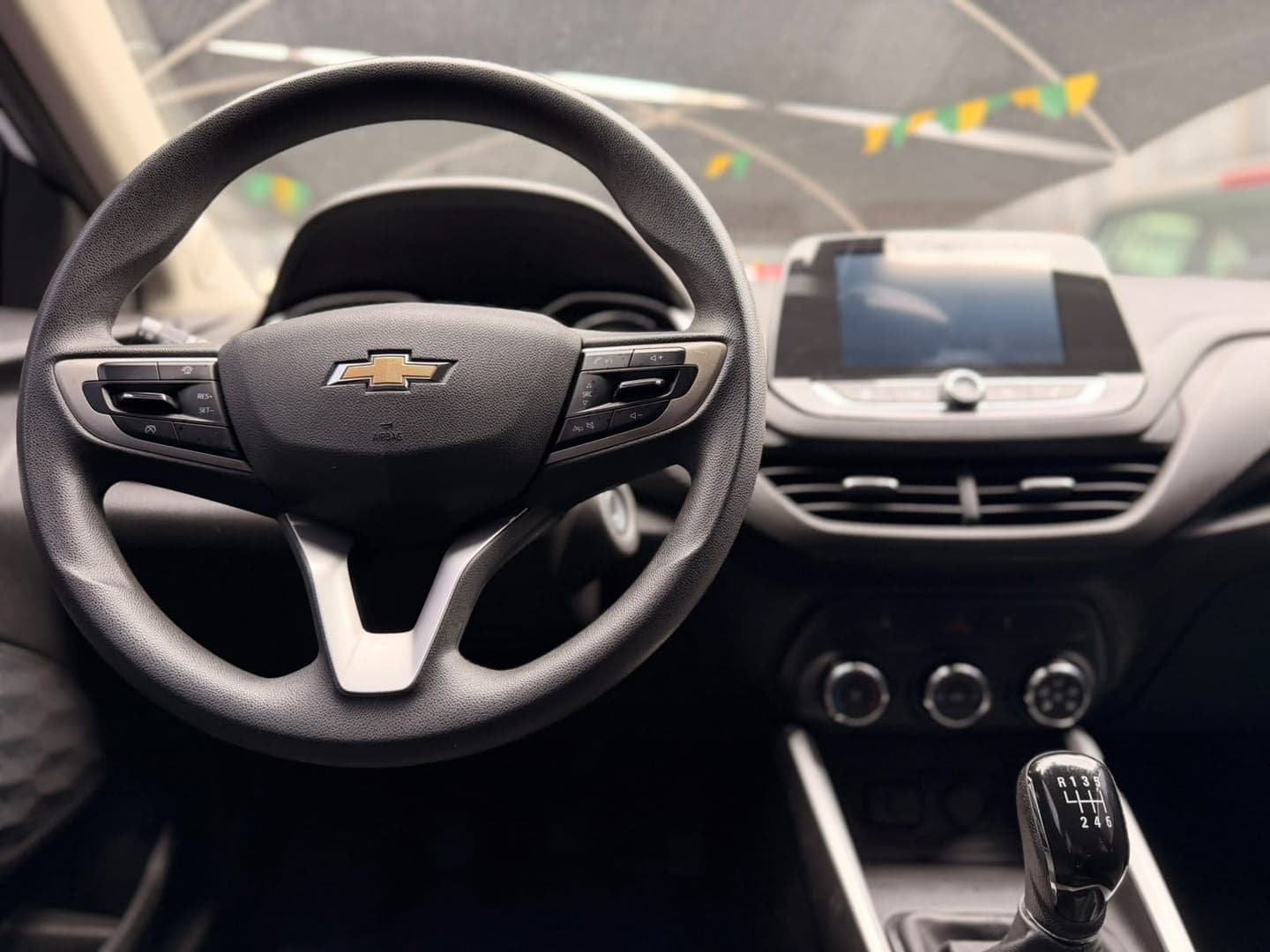 Chevrolet ONIX HATCH - Miniatura 5