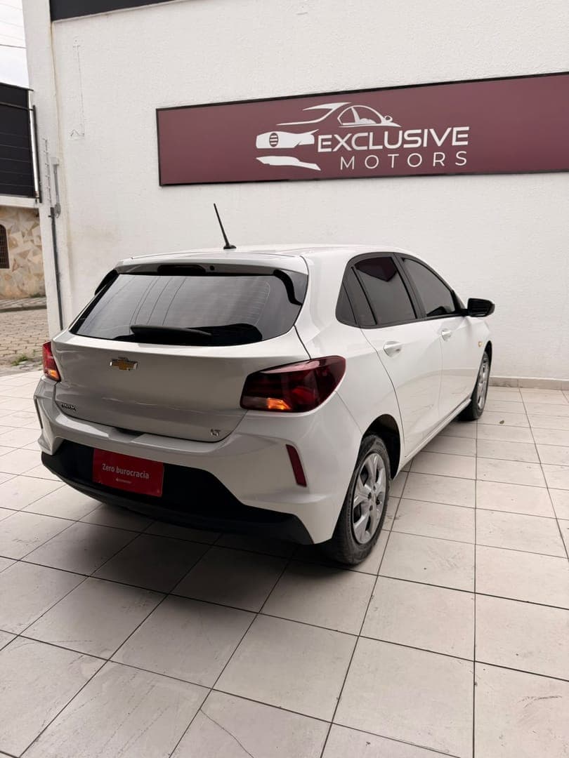 Chevrolet ONIX HATCH - Miniatura 4