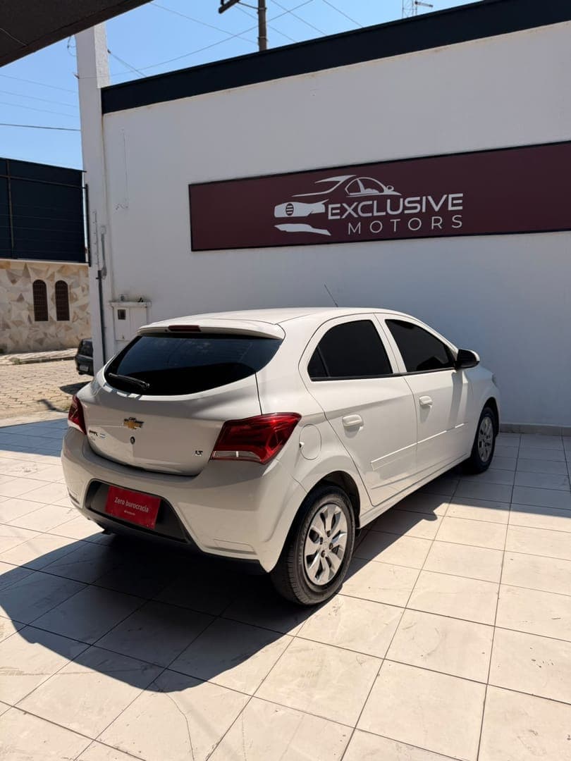 Chevrolet ONIX HATCH - Miniatura 9